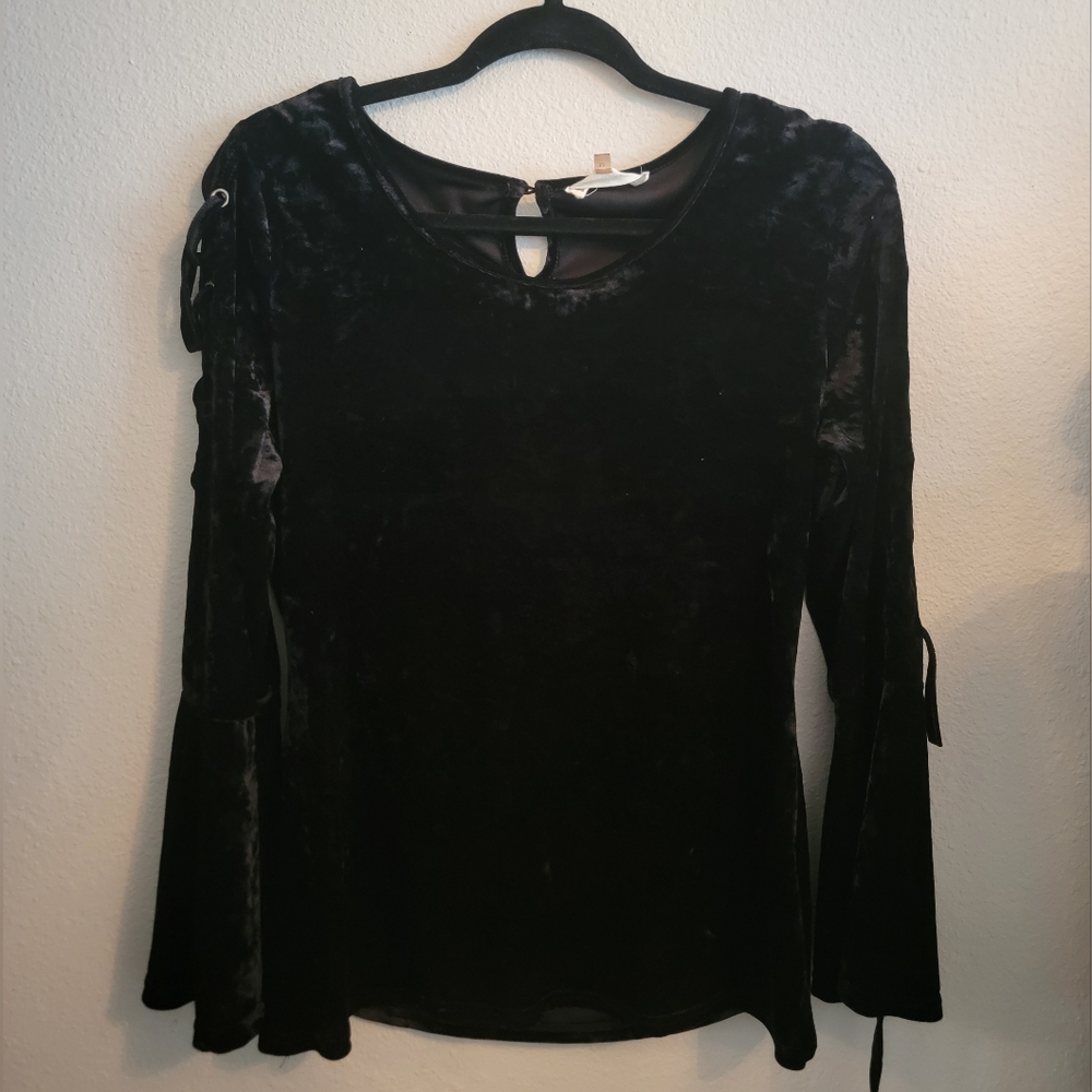 Gothic crushed velvet lace up top